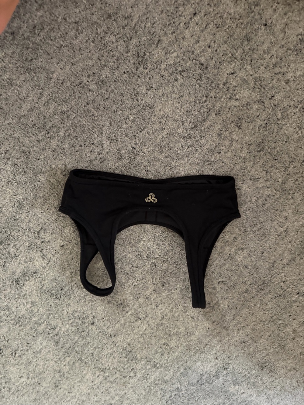 Aritzia Black sports bra